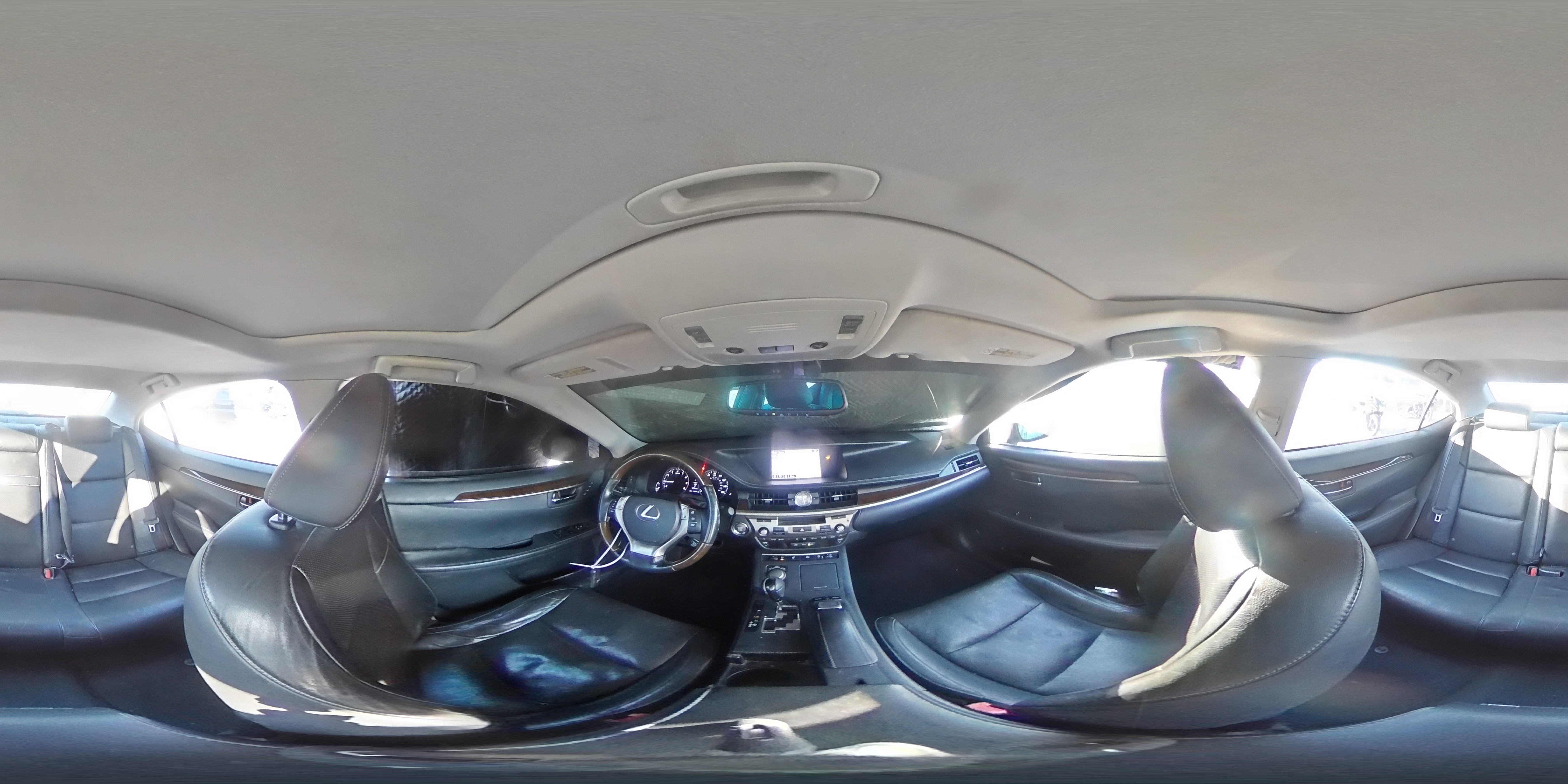 2015 Lexus ES - Image 12