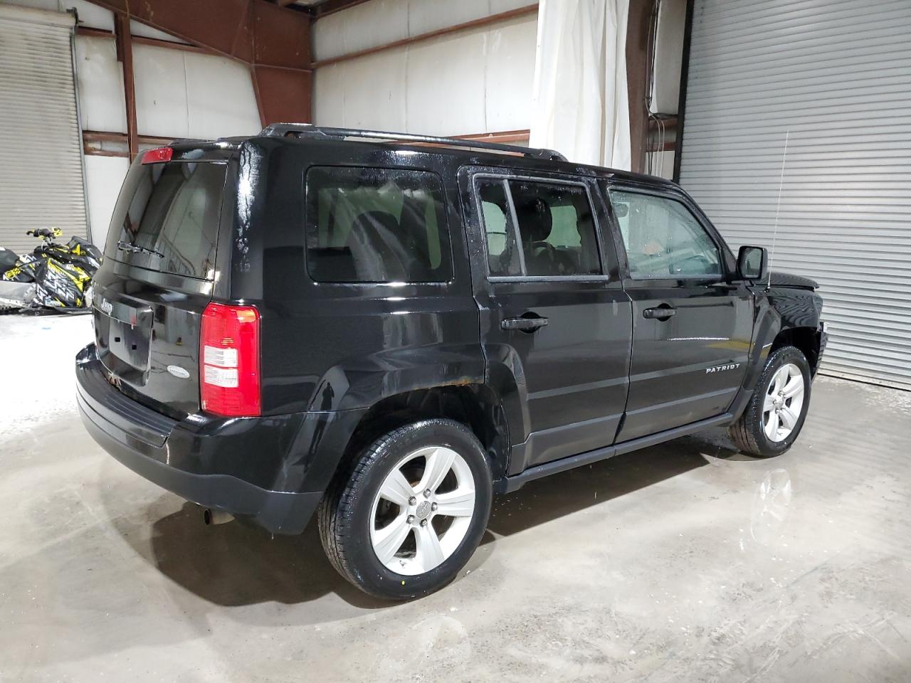 2017 Jeep Liberty (Patriot) - Image 3