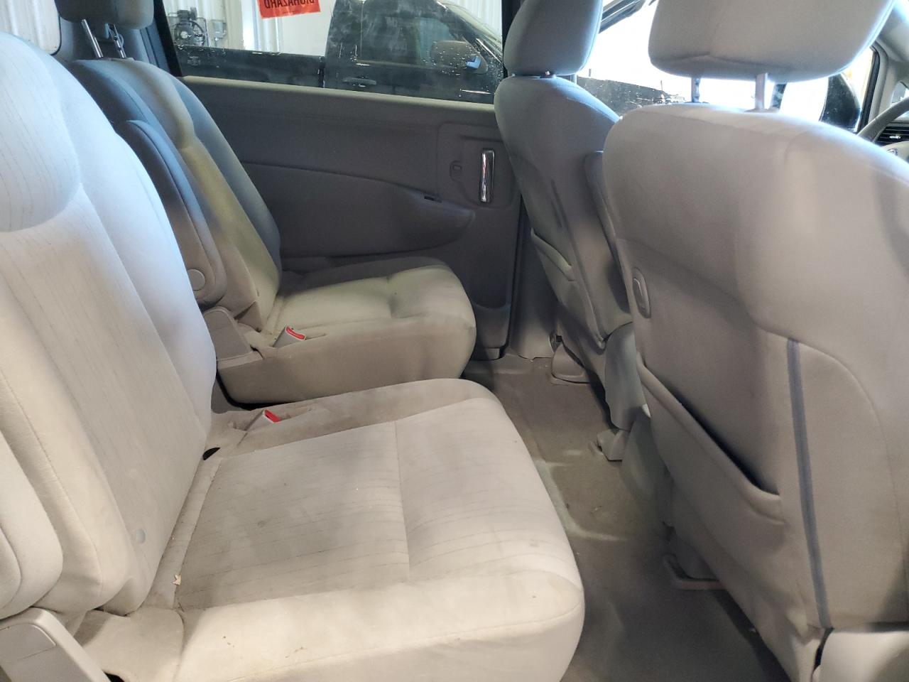 2015 Nissan Quest - Image 11