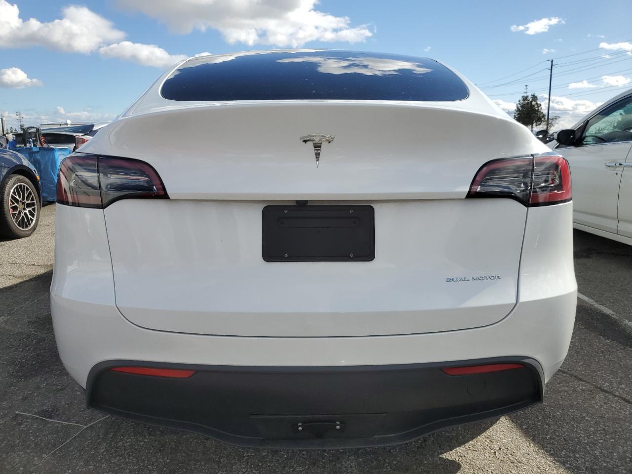 2023 Tesla Model Y VIN: 7SAYGDEE1PF800458 Lot: 47595485