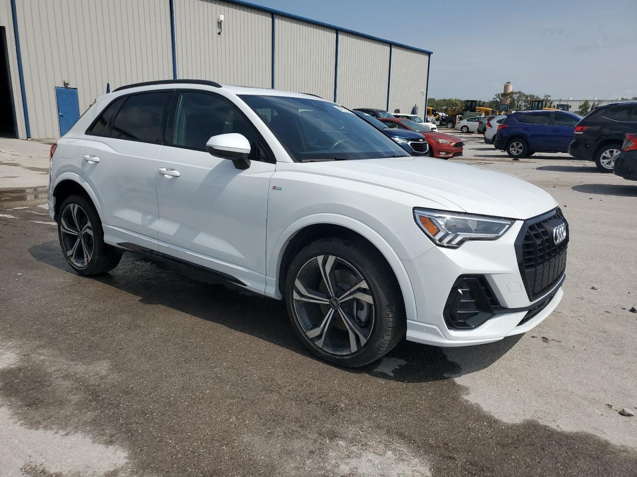 2023 Audi Q3 - Image 4