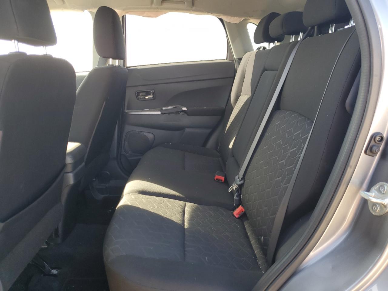 2021 Mitsubishi Outlander - Image 10