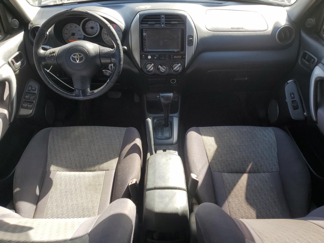 2004 Toyota RAV 4 - Image 8