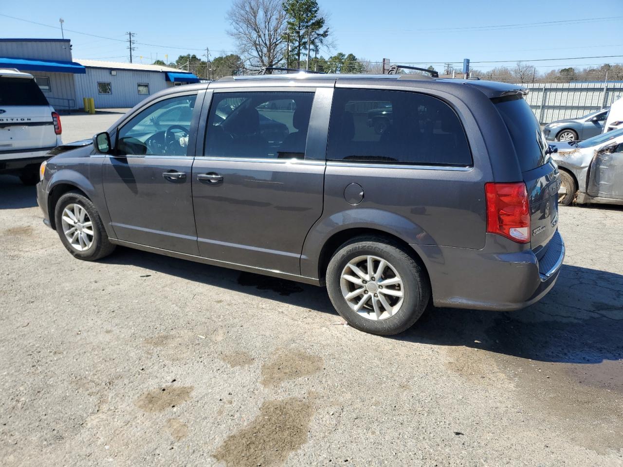 2019 Dodge Caravan - Image 2