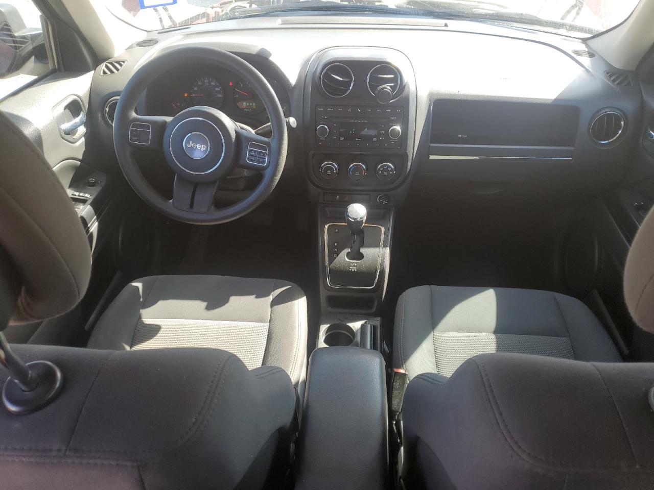 2012 Jeep Liberty (Patriot) - Image 8