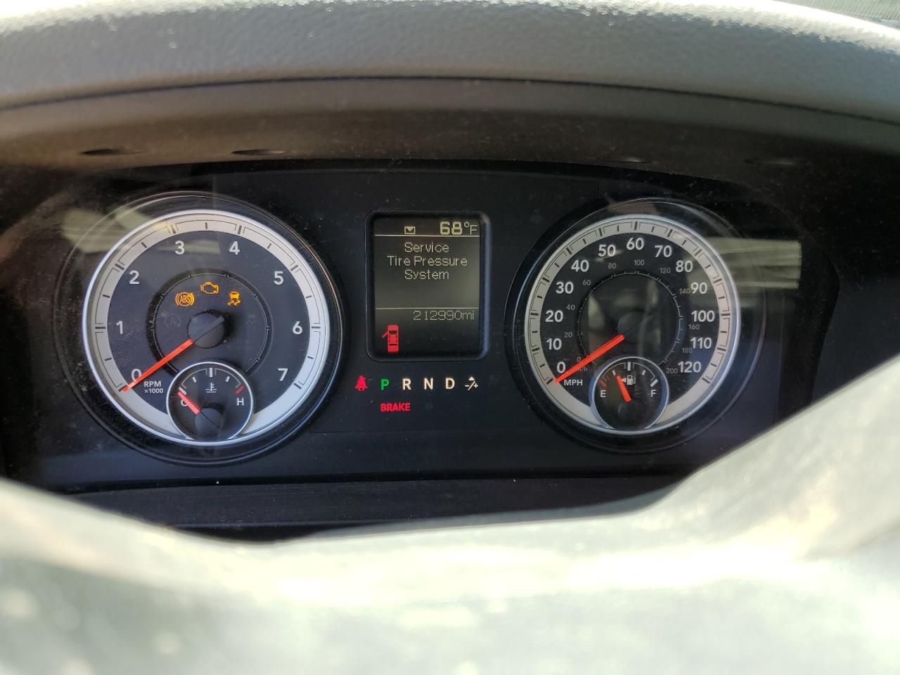 2014 RAM 1500 - Image 9