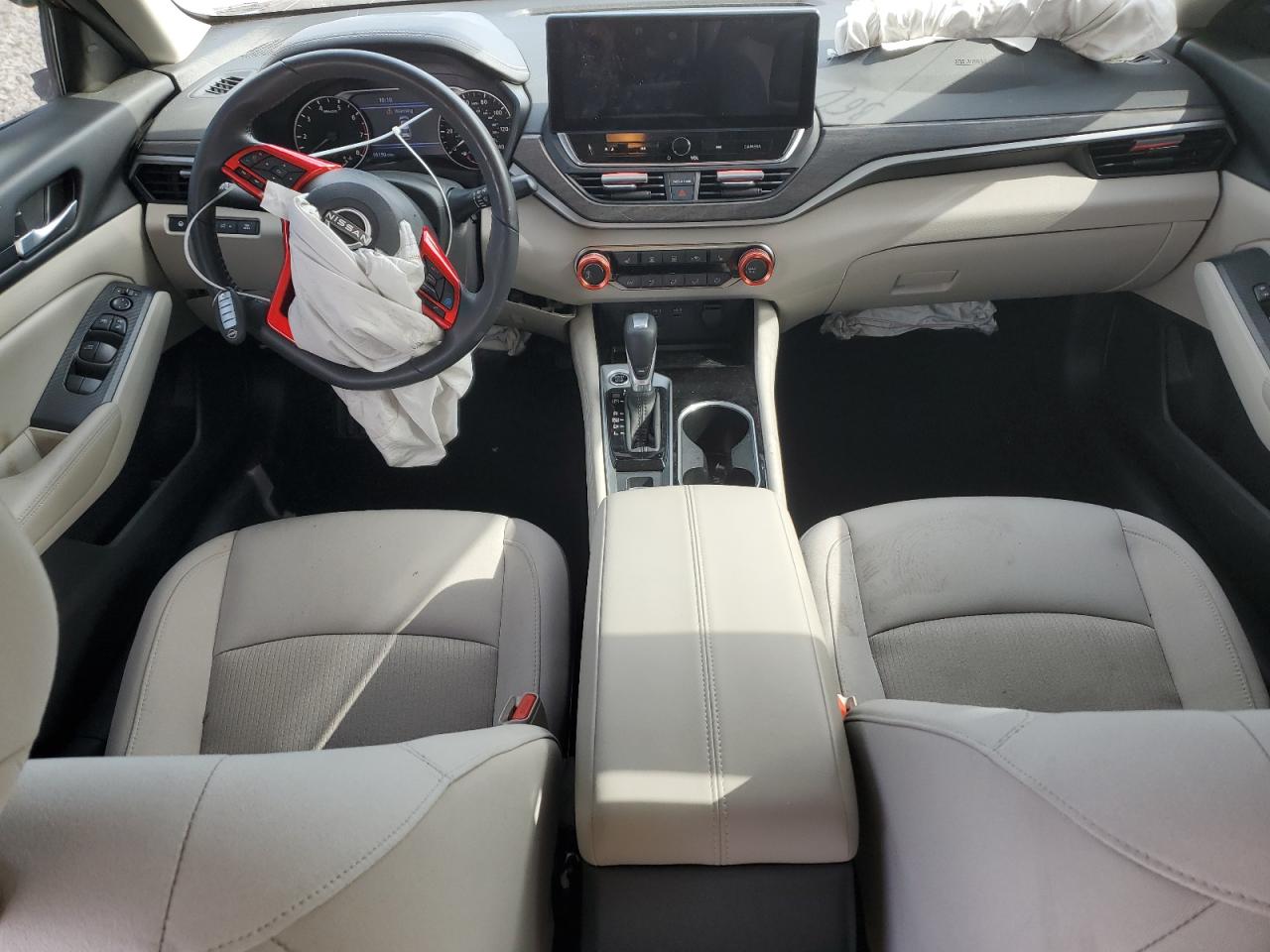 2024 Nissan Altima - Image 8