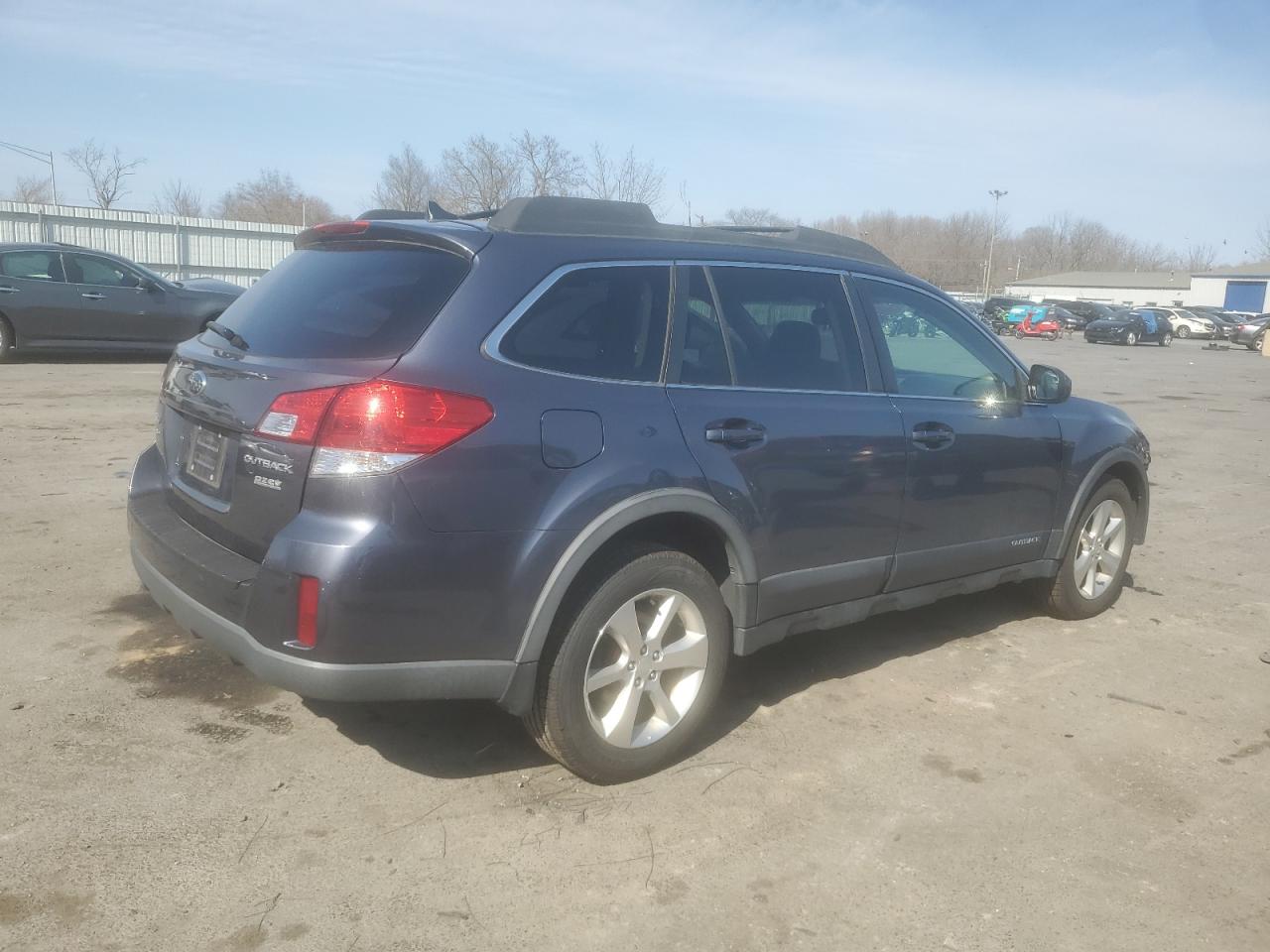 2014 Subaru Outback - Image 3