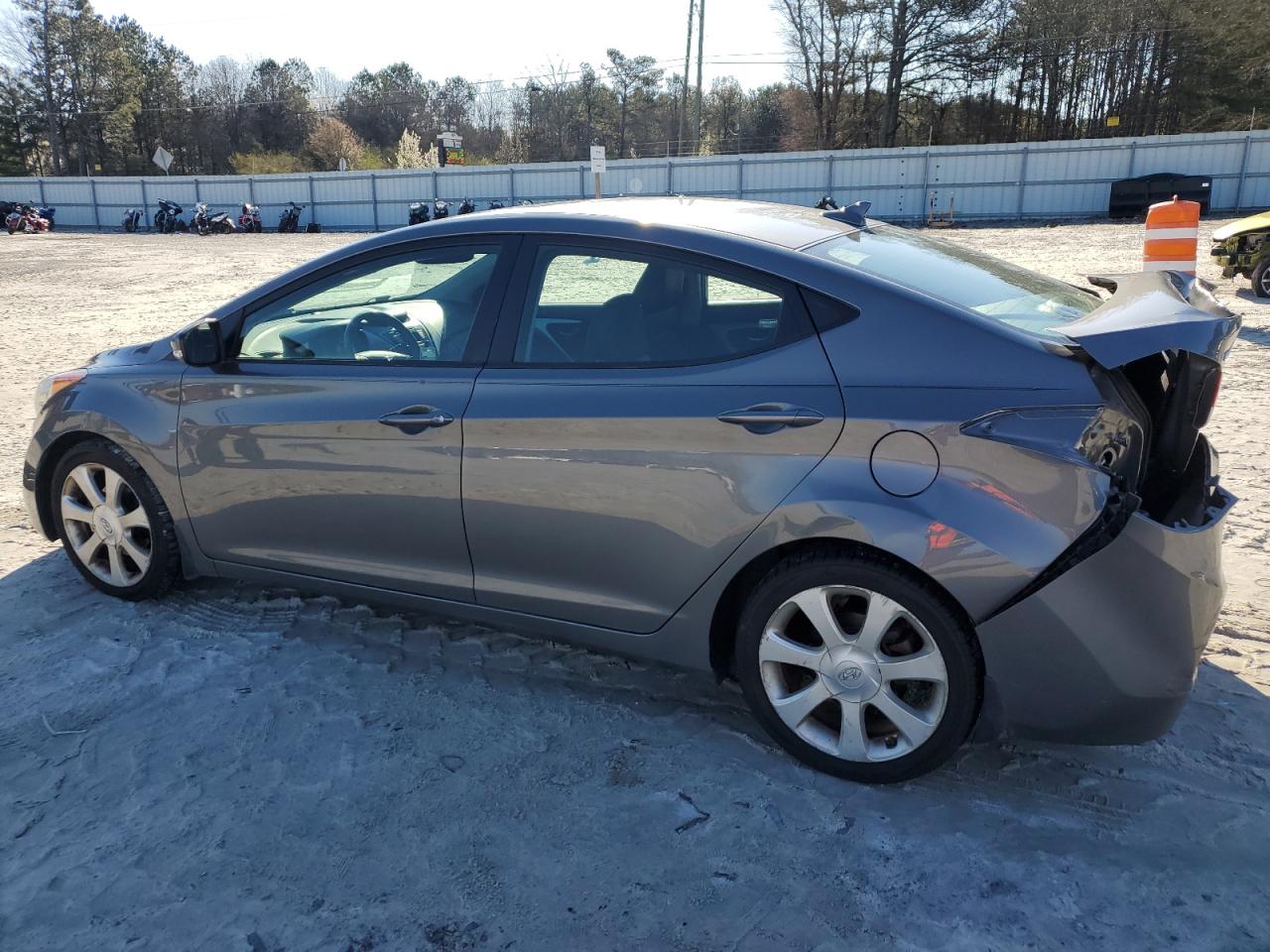 2013 Hyundai Elantra - Image 2