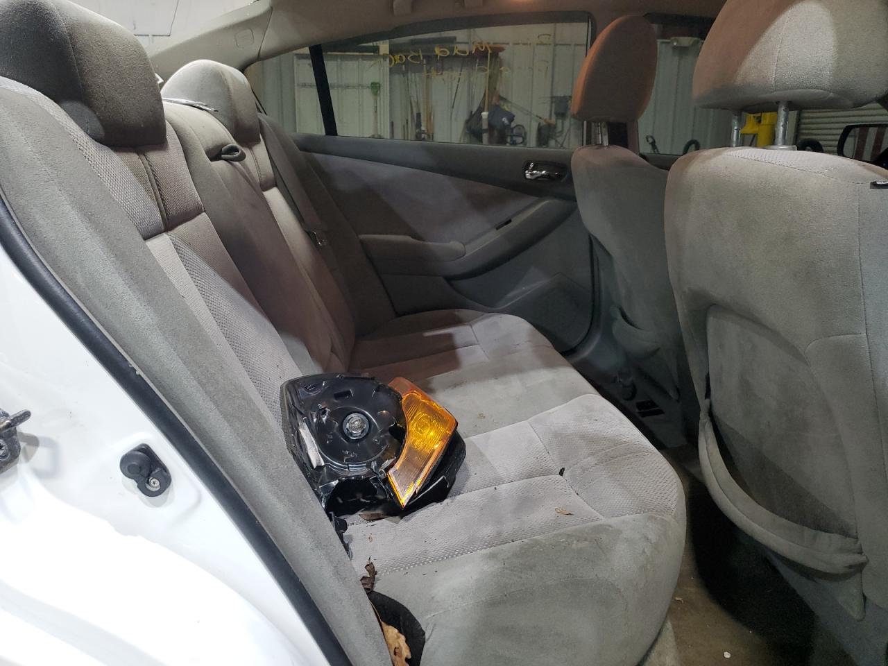 2009 Nissan Altima - Image 10