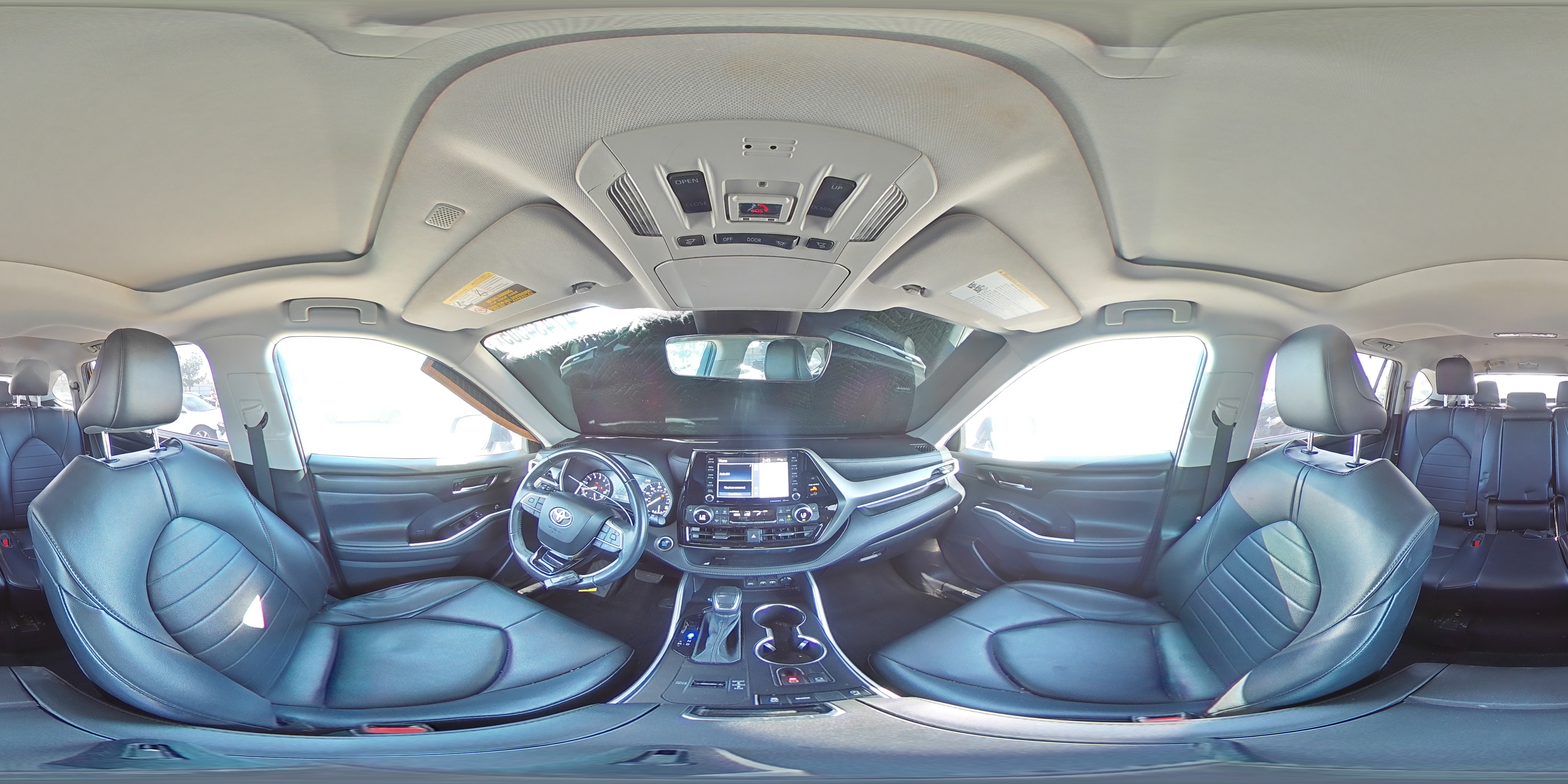 2021 Toyota Highlander - Image 14