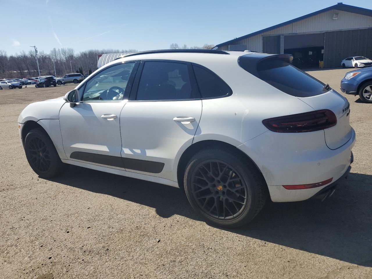 2017 Porsche Macan - Image 2