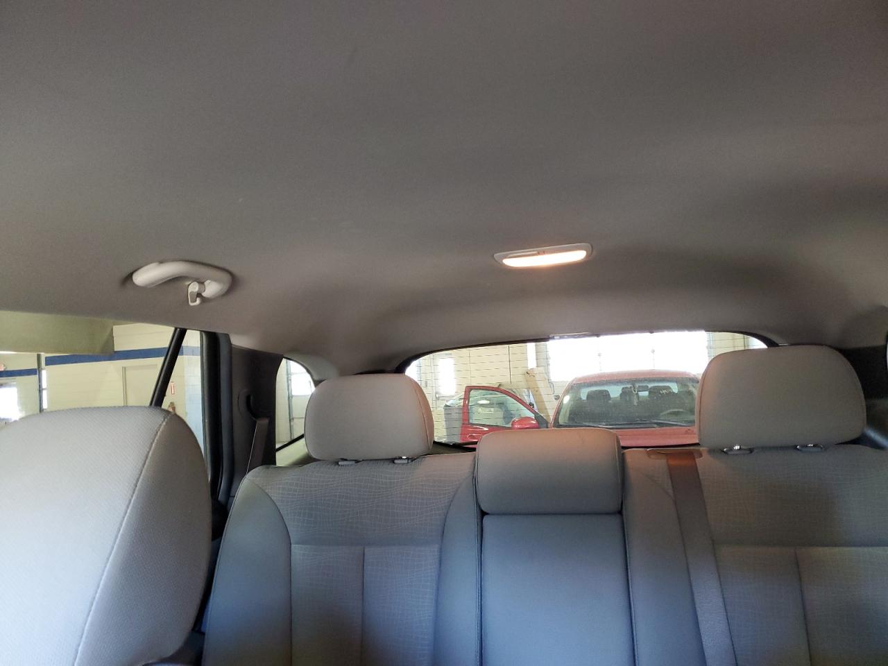2011 Hyundai Santa Fe - Image 10