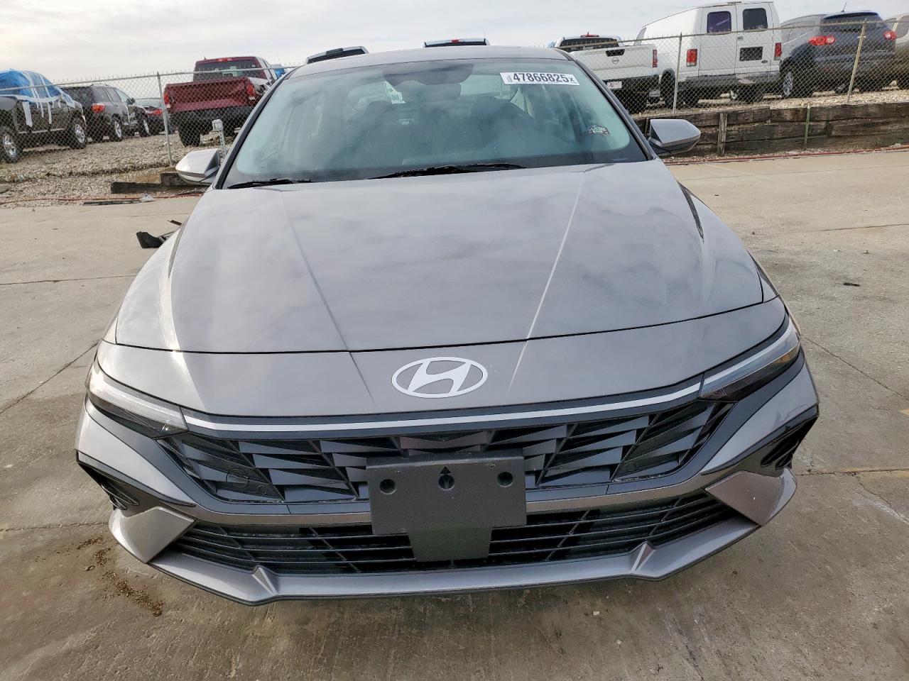 2024 Hyundai Elantra - Image 5