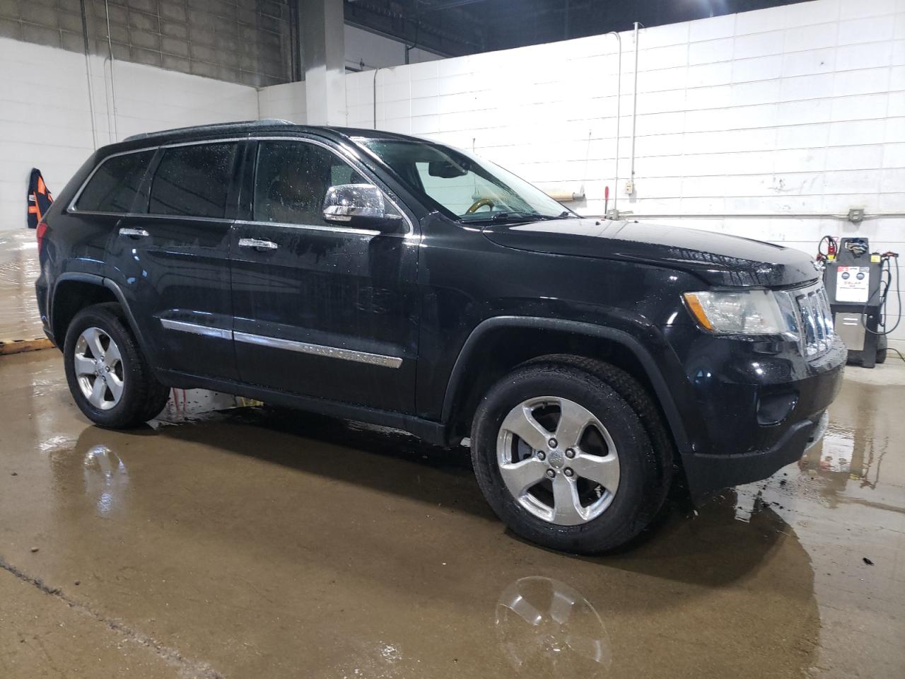 2013 Jeep Grand Cherokee - Image 4