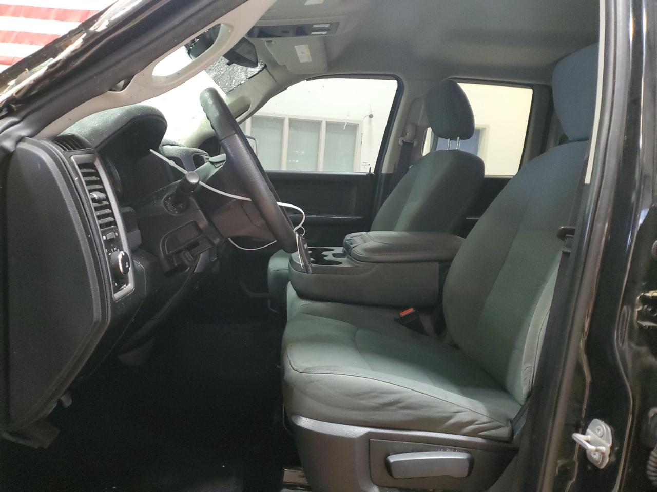 2016 RAM 1500 - Image 7