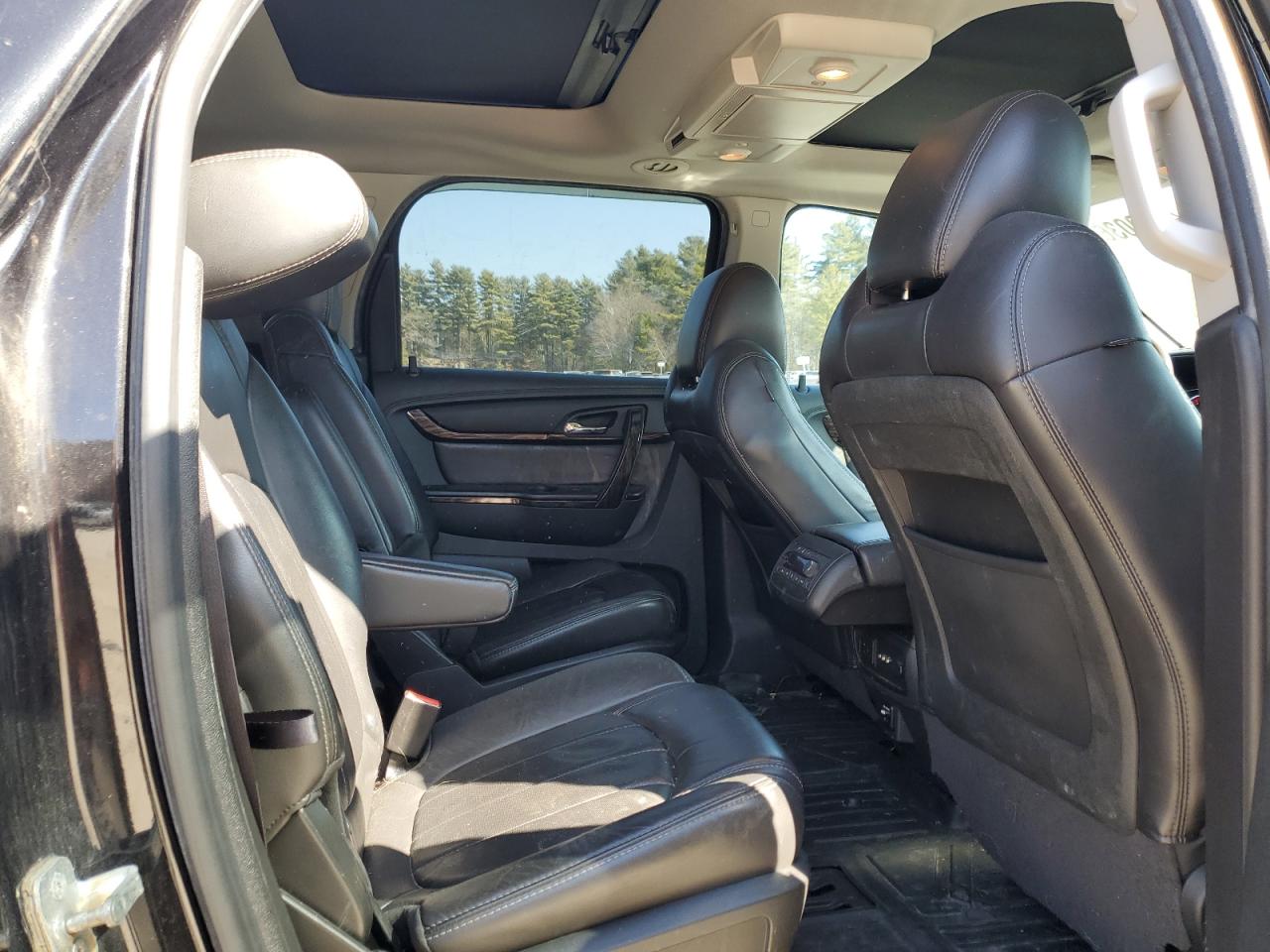 2014 GMC Acadia - Image 11