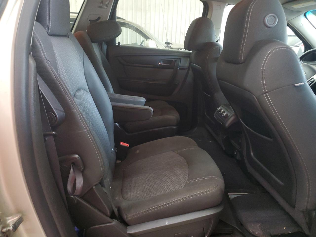 2014 Chevrolet Traverse - Image 11