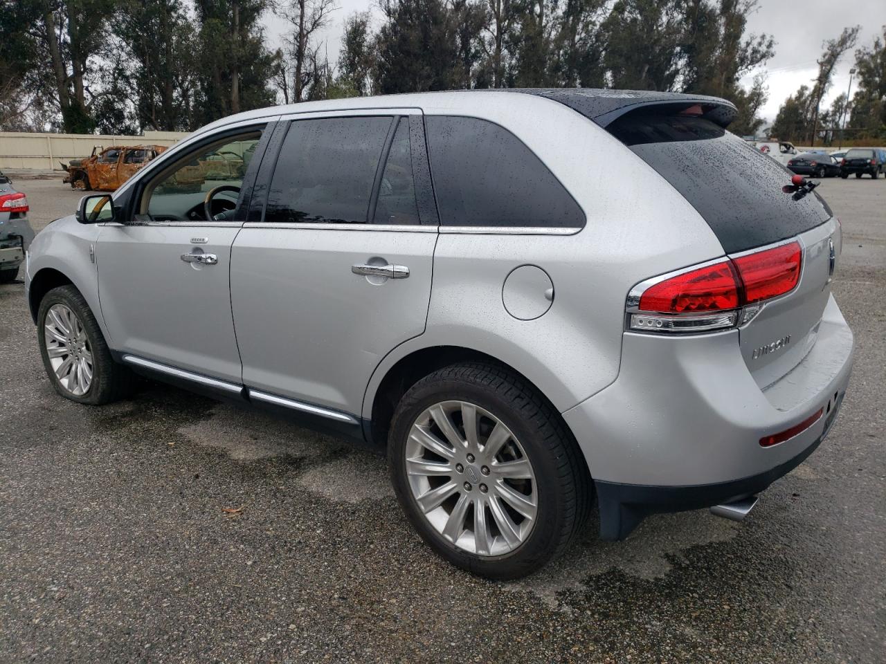 2014 Lincoln MKX - Image 2