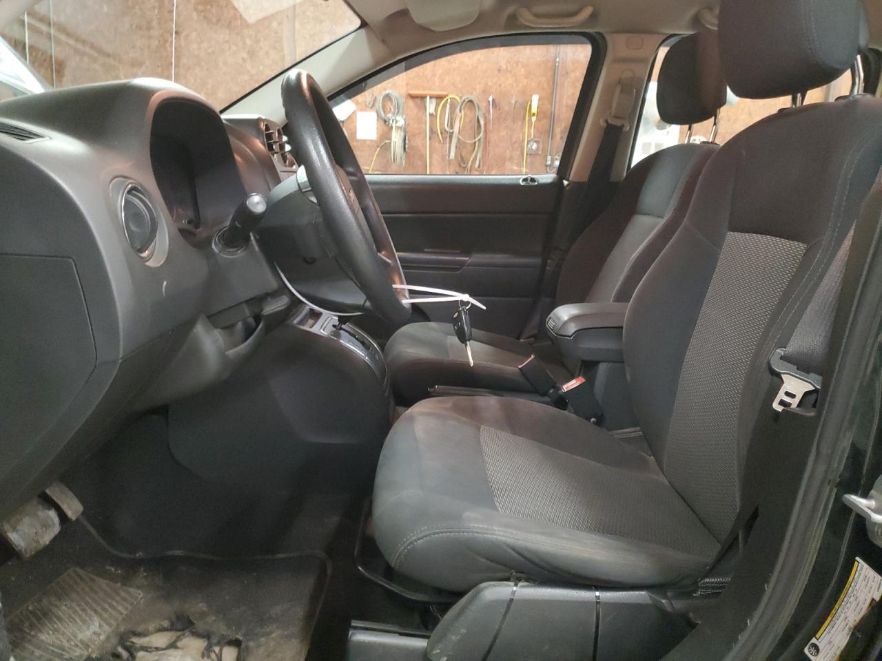 2010 Jeep Compass - Image 7