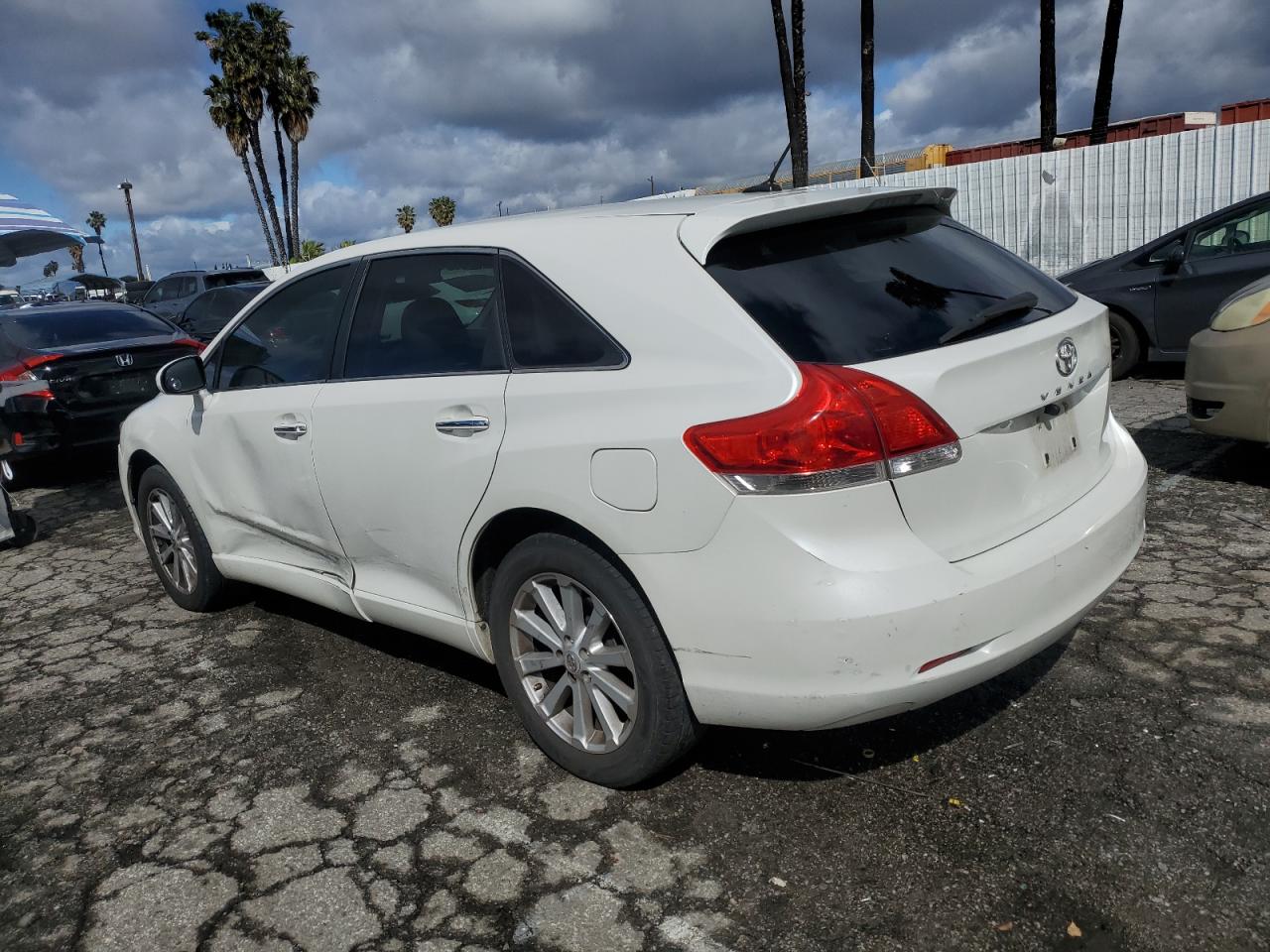 2009 Toyota Venza - Image 2