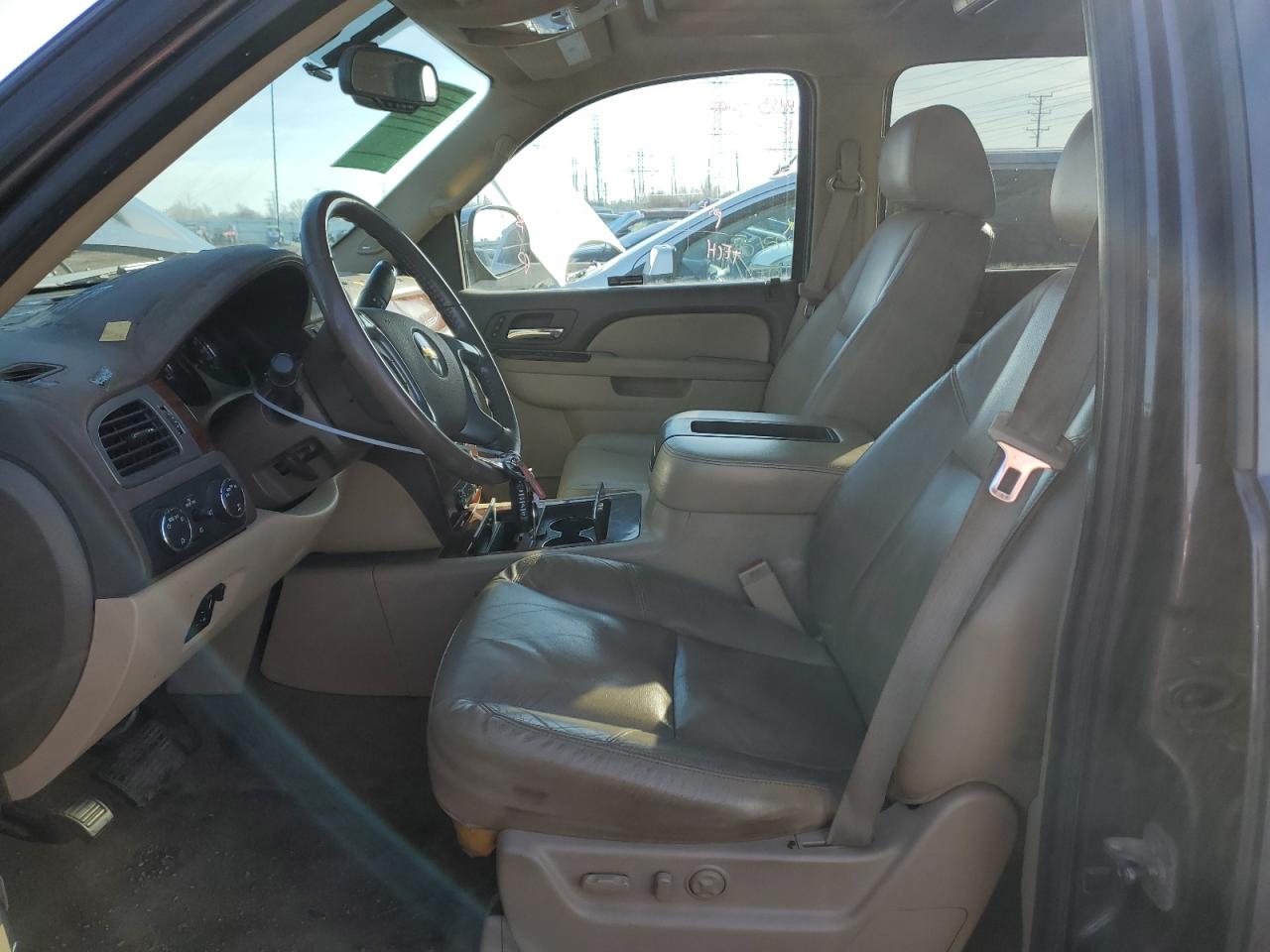 2011 Chevrolet Avalanche - Image 7