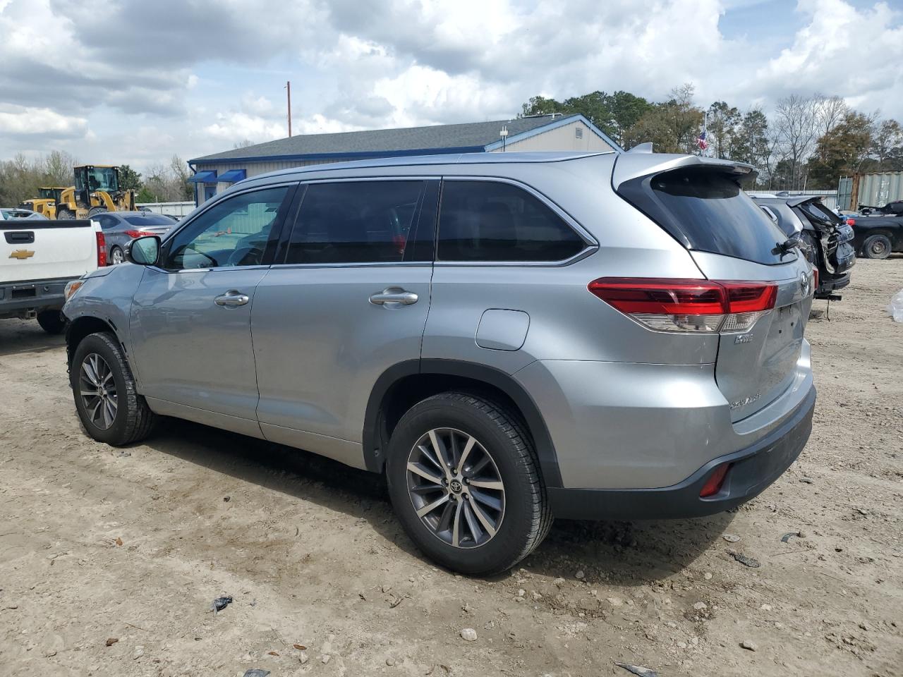 2018 Toyota Highlander - Image 2