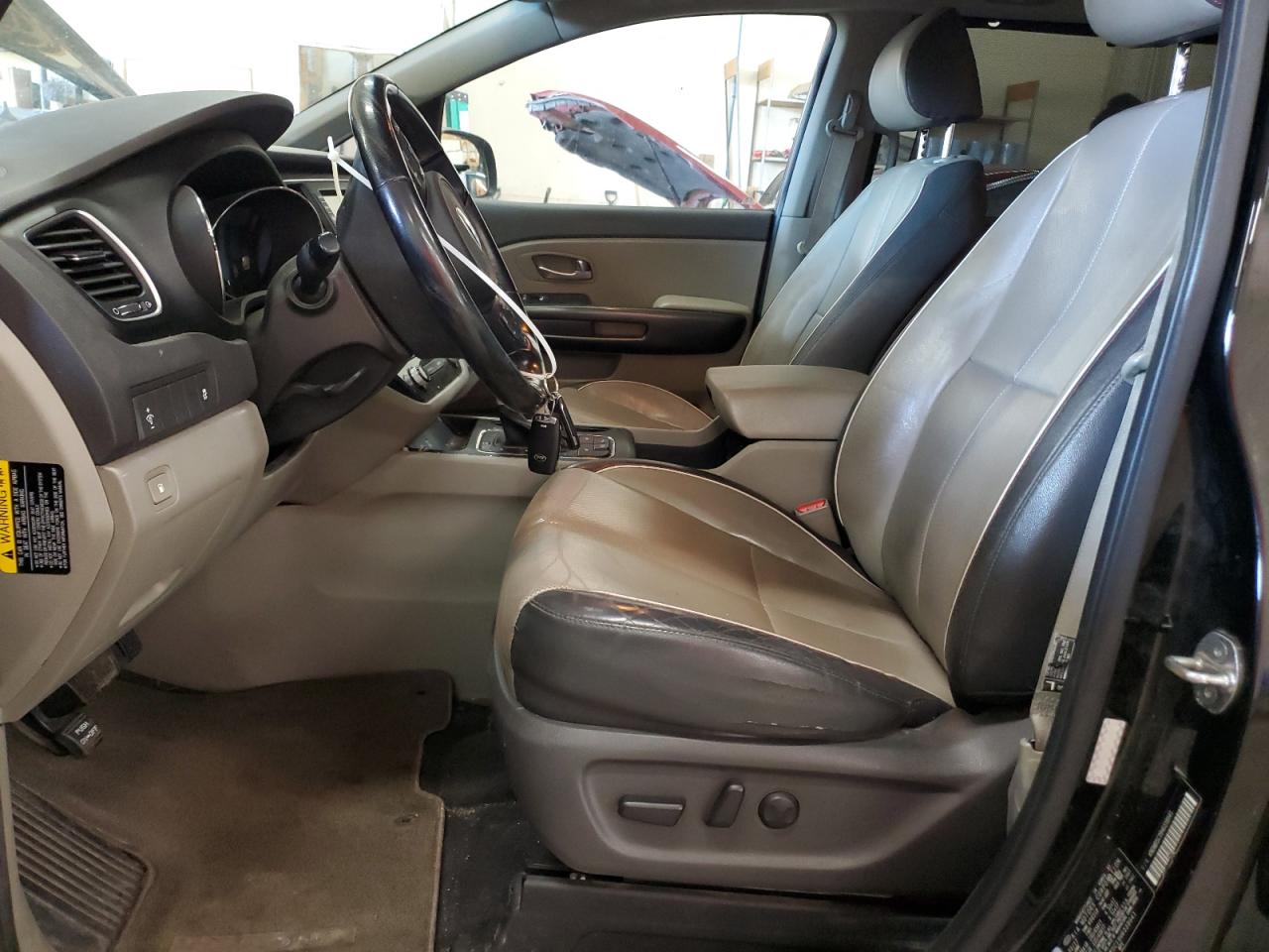 2017 Kia Sedona - Image 7
