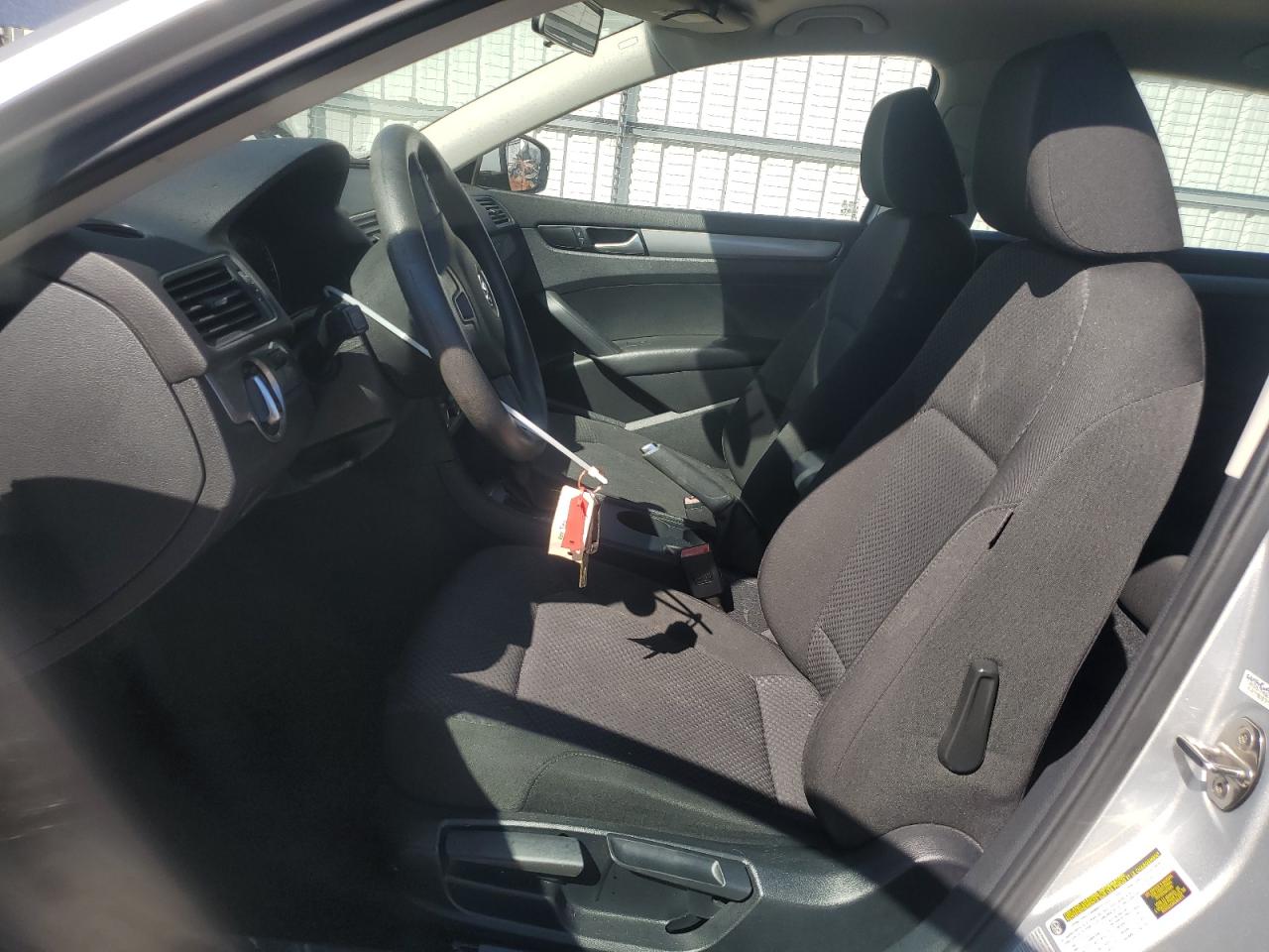 2015 Volkswagen Passat - Image 7