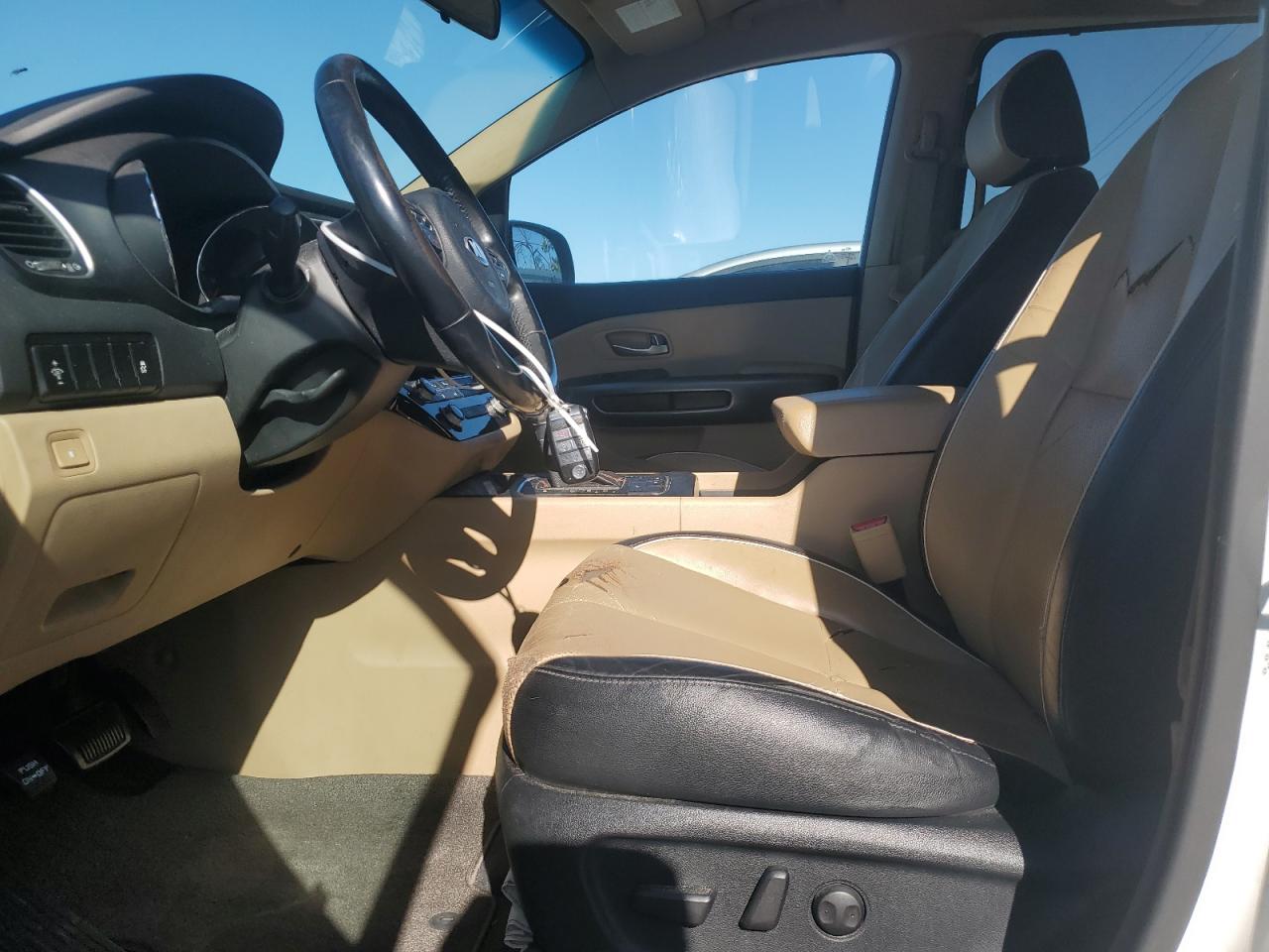 2017 Kia Sedona - Image 7