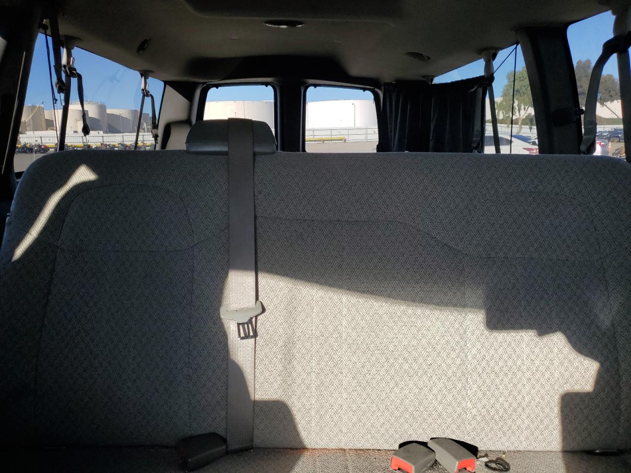 2007 Chevrolet Express - Image 10