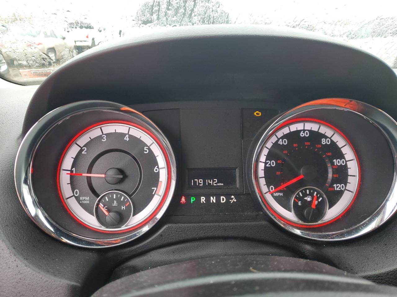 2019 Dodge Caravan - Image 9