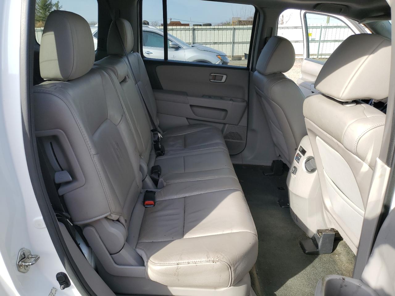 2015 Honda Pilot - Image 11