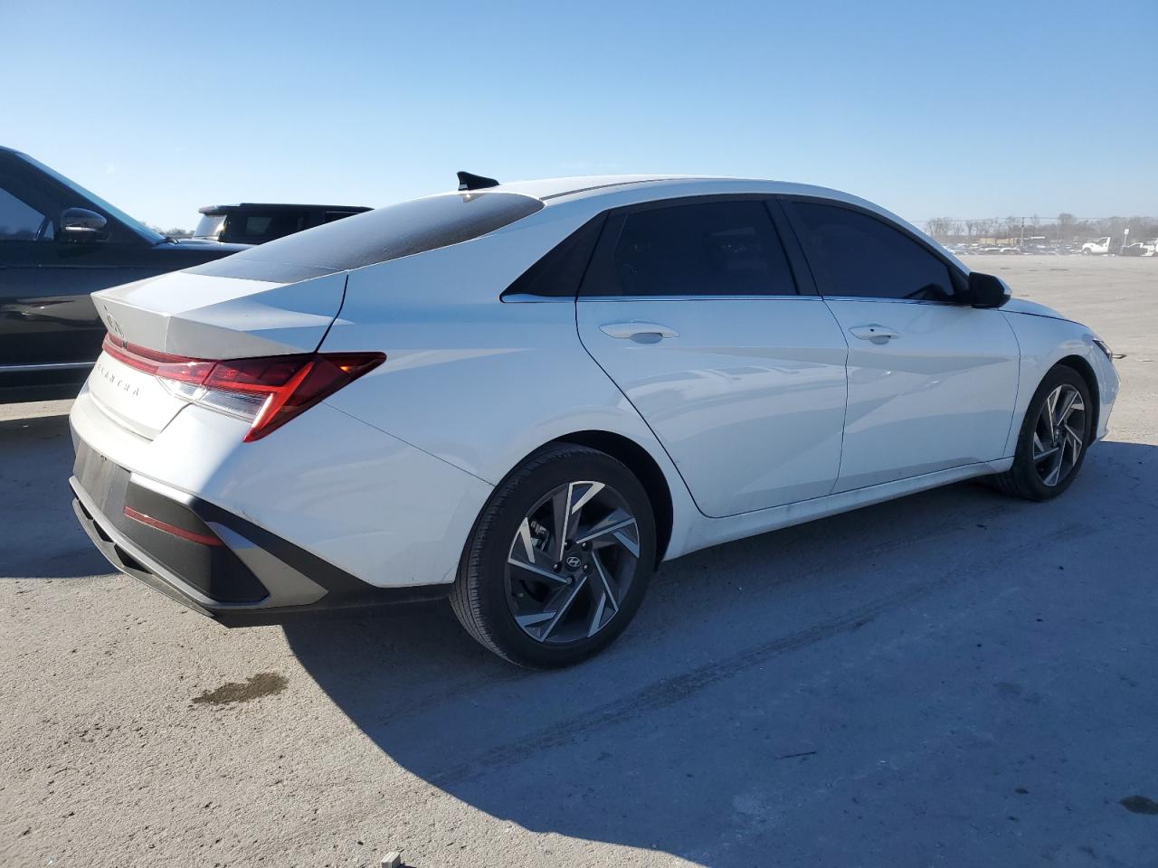 2024 Hyundai Elantra - Image 3