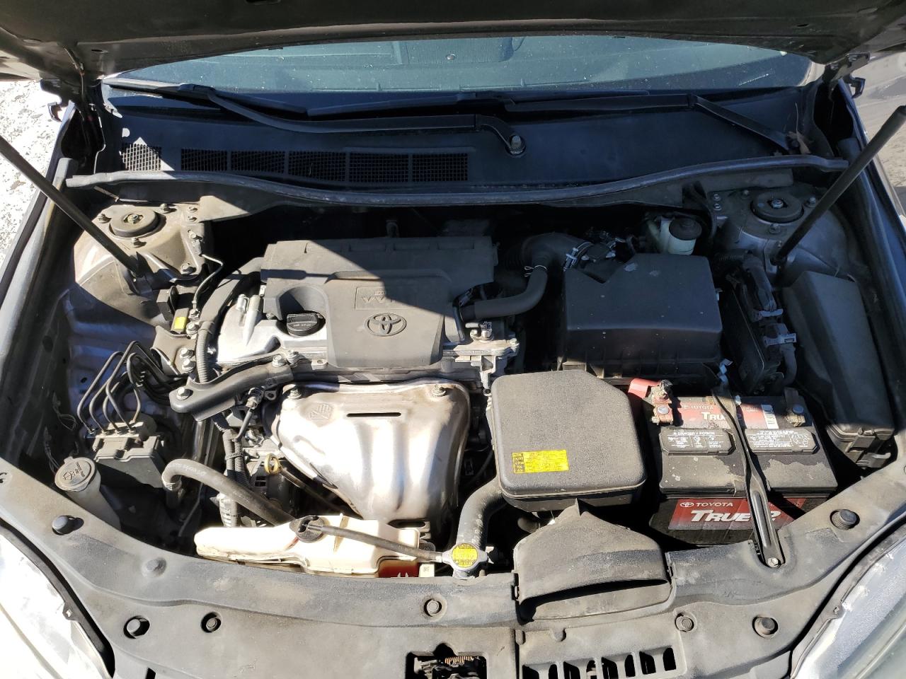 2015 Toyota Camry - Image 11