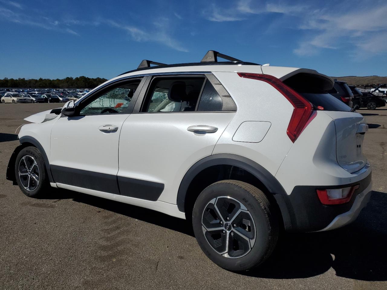 2023 Kia Niro - Image 2