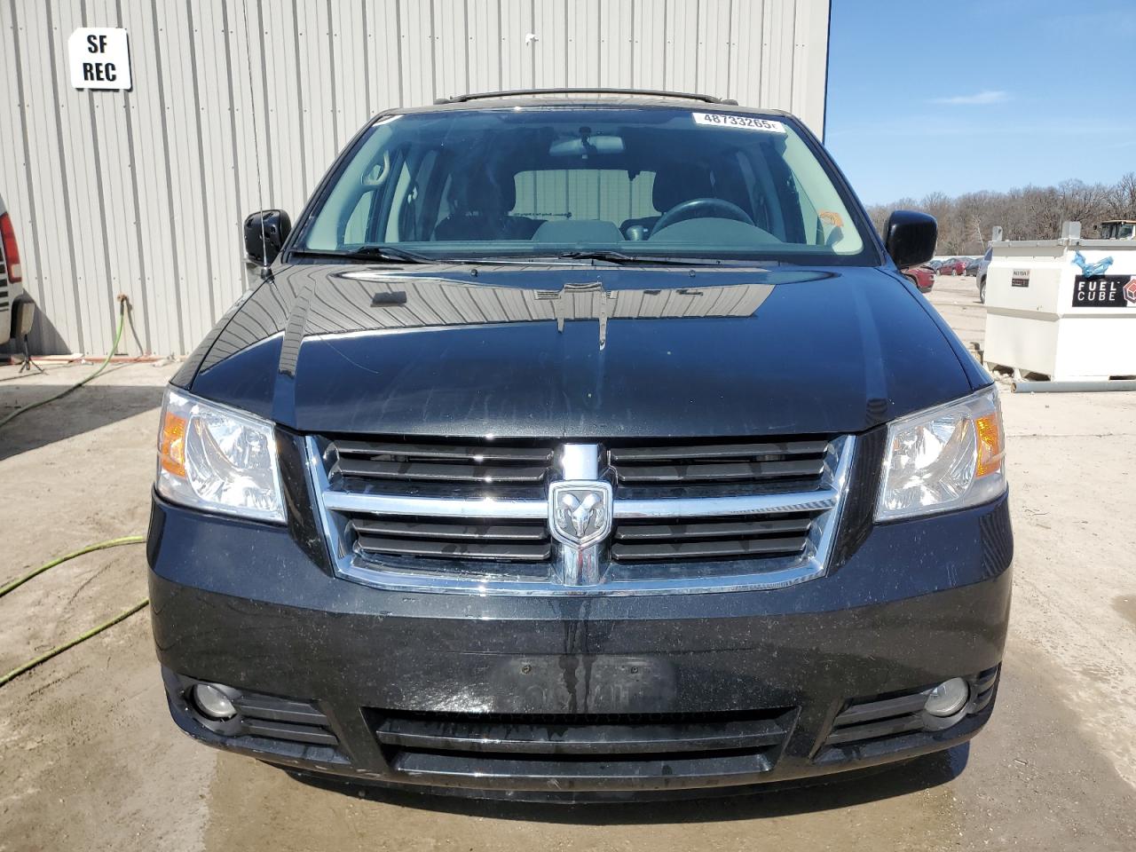 2010 Dodge Caravan - Image 5