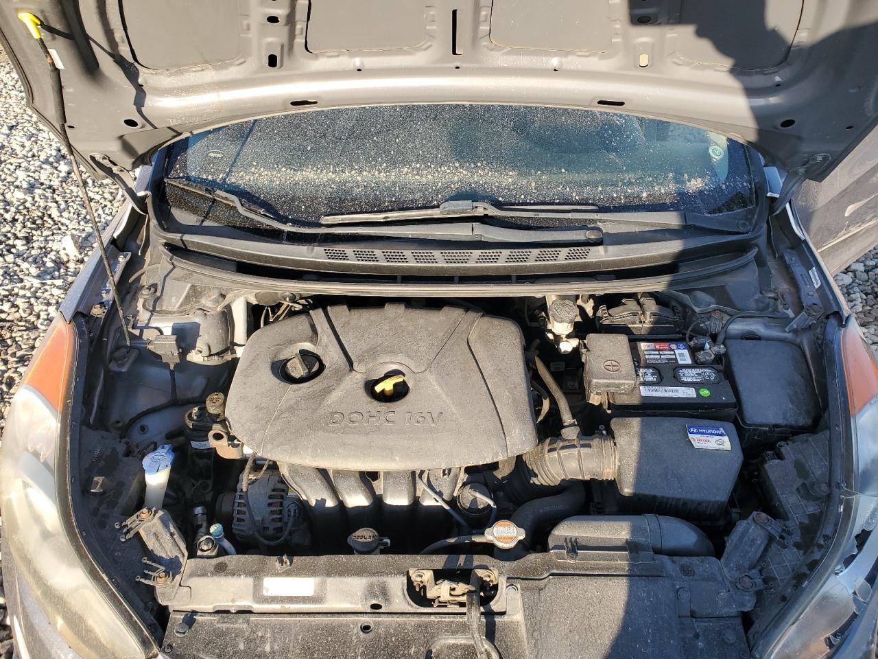2011 Hyundai Elantra - Image 12