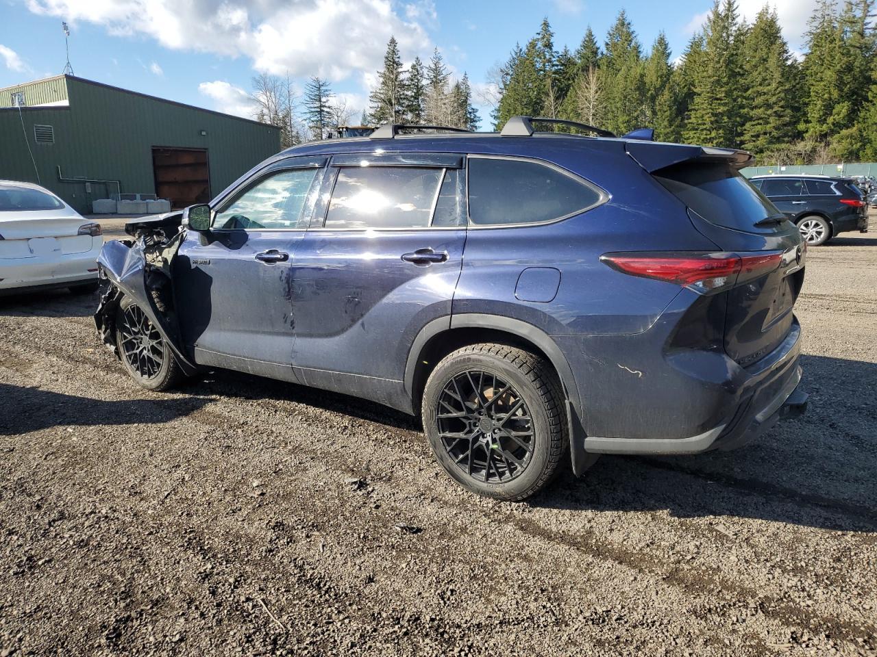 2021 Toyota Highlander - Image 2