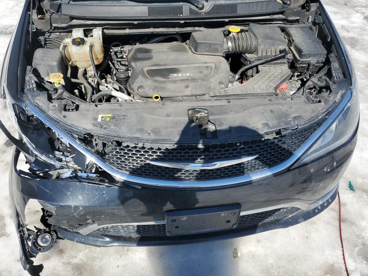 2018 Chrysler Pacifica - Image 12