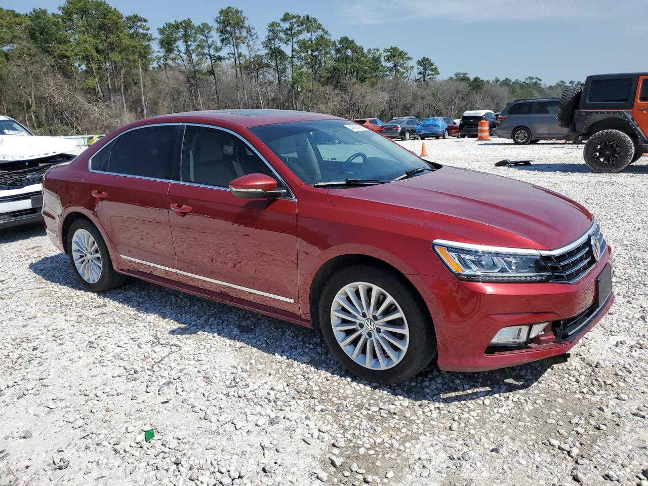 2017 Volkswagen Passat - Image 4