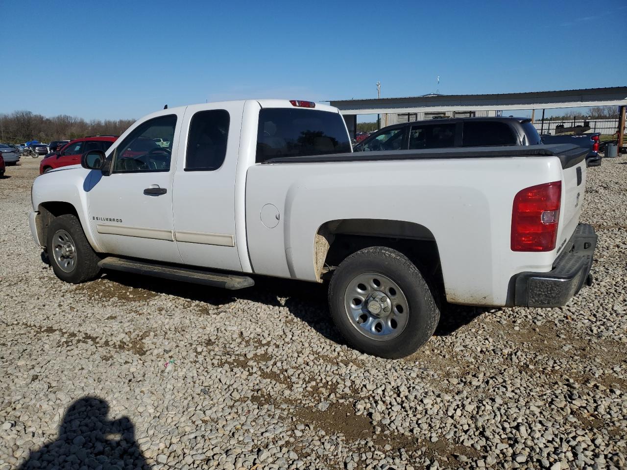2009 Chevrolet Silverado - Image 2