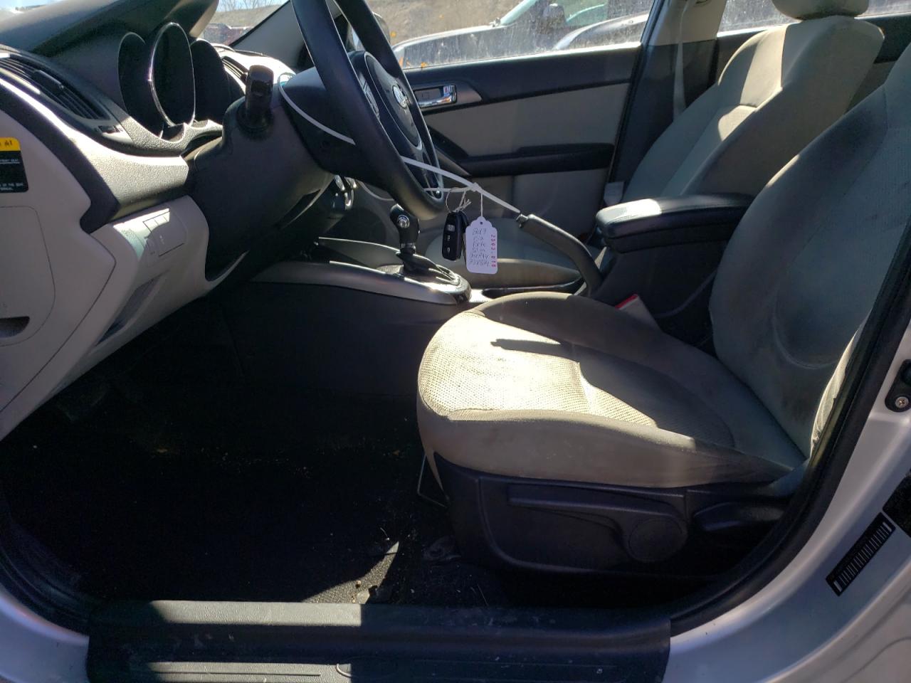 2013 Kia Forte - Image 7