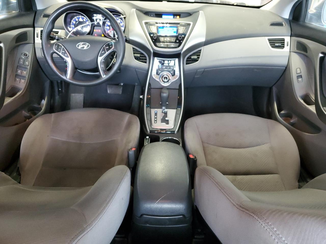2013 Hyundai Elantra - Image 8