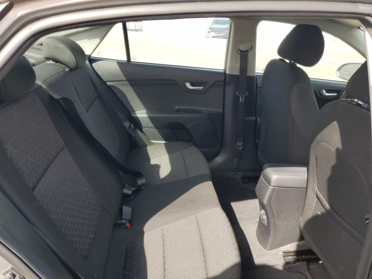 2021 Kia Rio - Image 10