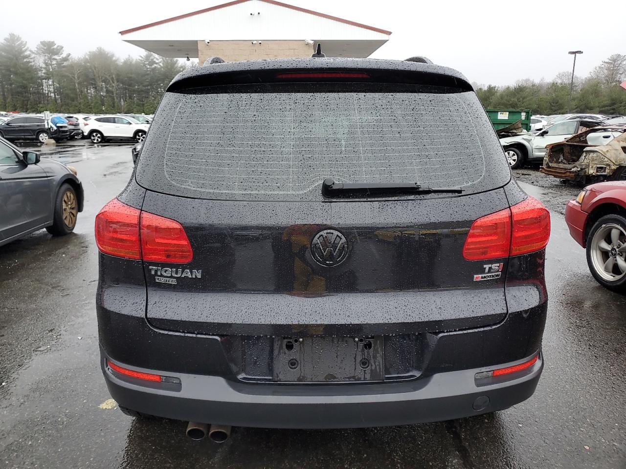 2017 Volkswagen Tiguan - Image 6