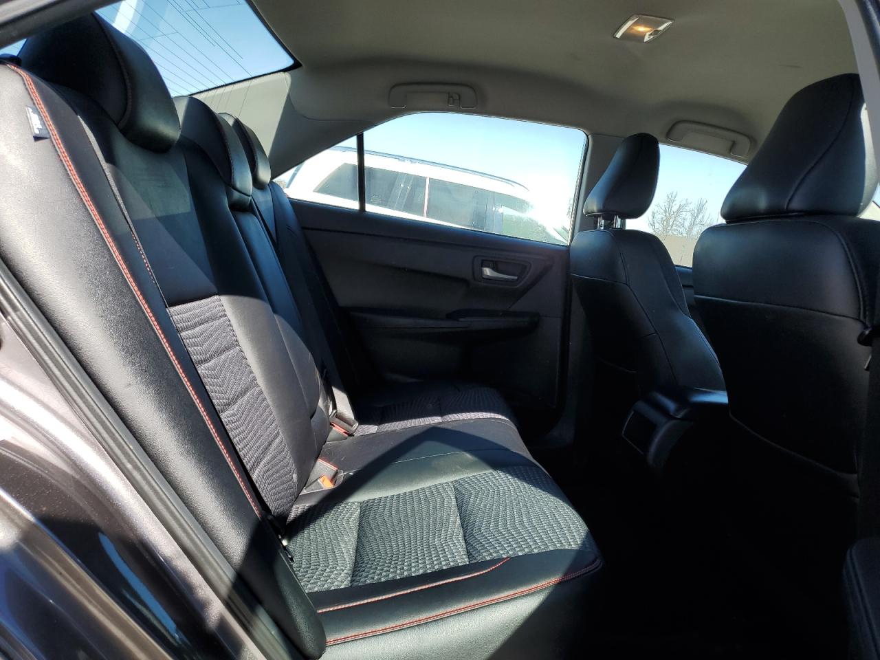 2015 Toyota Camry - Image 10