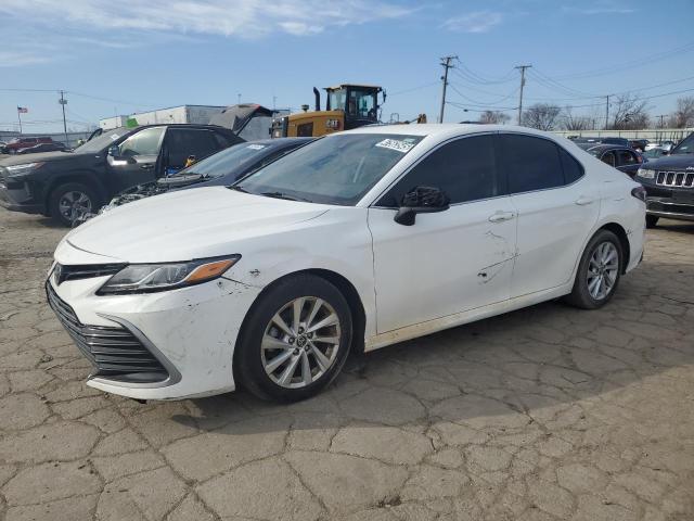  TOYOTA CAMRY 2021 Biały