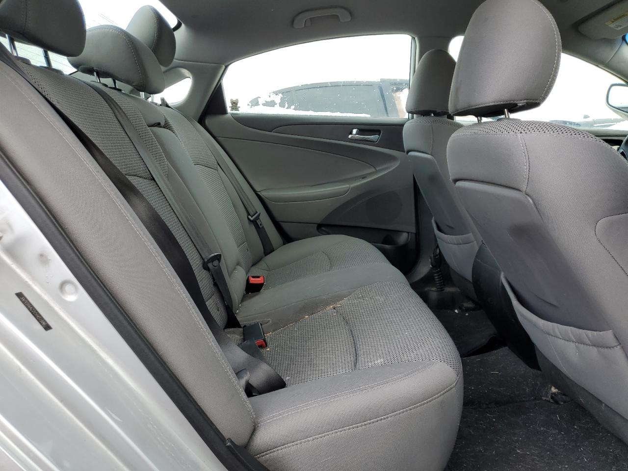 2012 Hyundai Sonata - Image 10