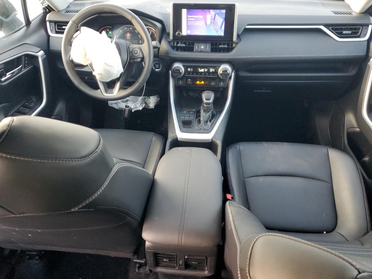 2024 Toyota RAV 4 - Image 8